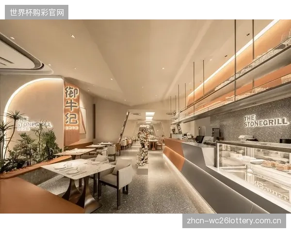 简单地将餐饮、零售与体育场馆并置，并不能自动实现业态融合；缺乏对消费动线的专业规划，反而造成了空间与人流的浪费